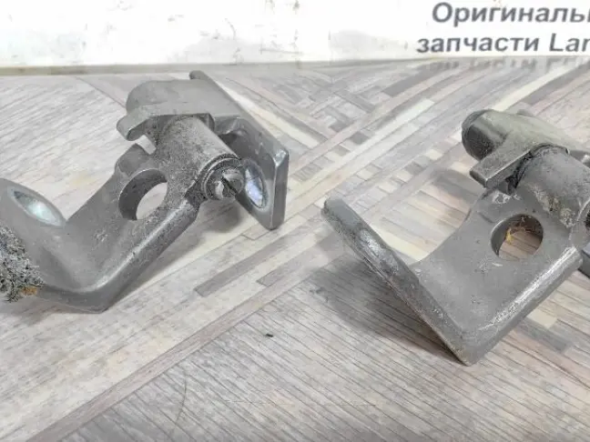Петли двери перед  левая Range Rover 3 L322 02-12