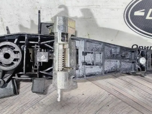 Ручка передняя левая Land Rover Freelander 2 L359