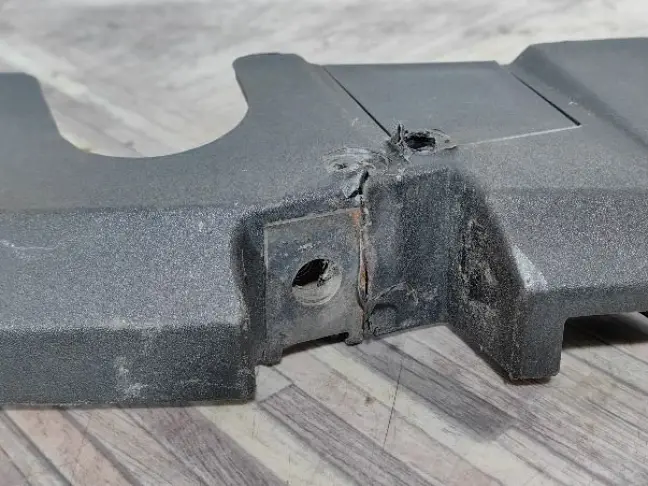 Кронштейн фары правый Range Rover L322