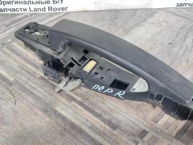 Ручка передняя правая Land Rover Freelander 2 L359