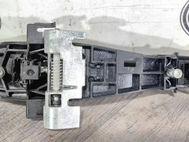 Ручка передняя правая Land Rover Freelander 2 L359