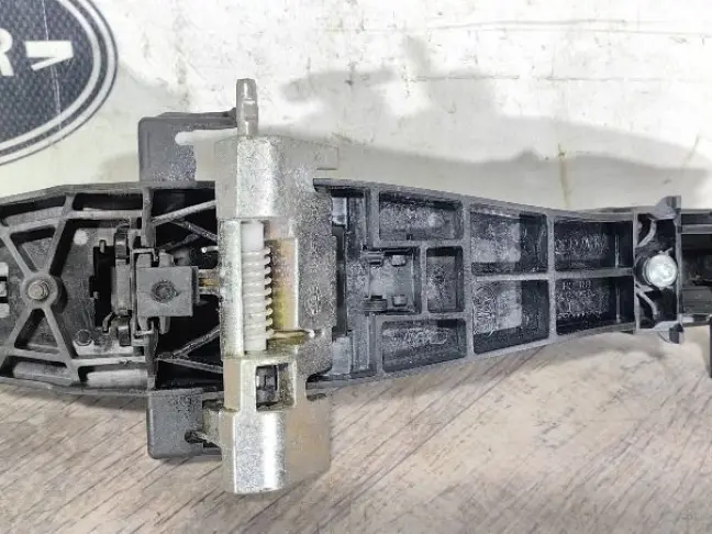 Ручка передняя правая Land Rover Freelander 2 L359