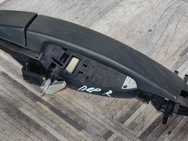 Ручка передняя правая Land Rover Freelander 2 L359