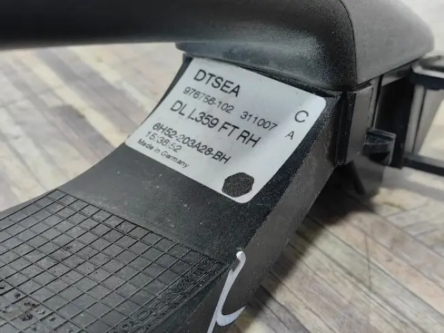 Ручка передняя правая Land Rover Freelander 2 L359