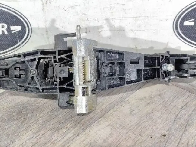 Ручка задняя правая Land Rover Freelander 2 L359