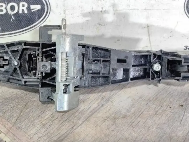 Ручка задняя правая Land Rover Freelander 2 L359