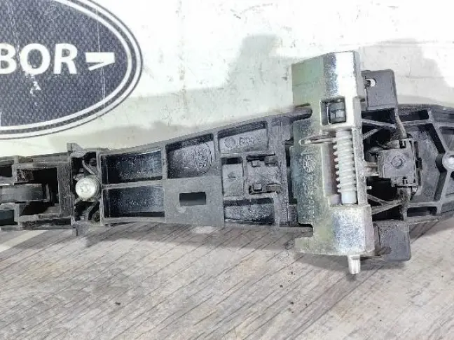 Ручка задняя правая Land Rover Freelander 2 L359