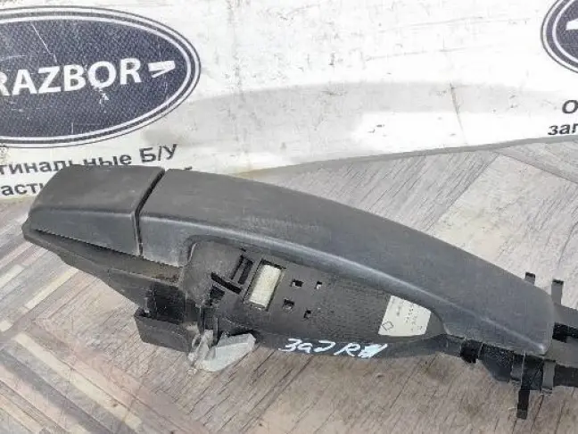 Ручка задняя правая Land Rover Freelander 2 L359