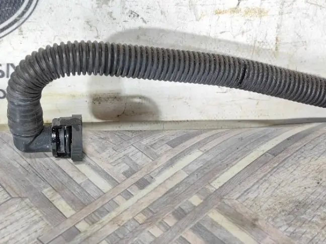 Патрубок вентиляции Range Rover 05-09 4.2