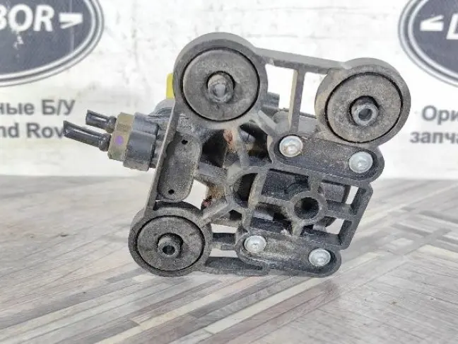 Блок клапанов подвески задний Range Rover L322