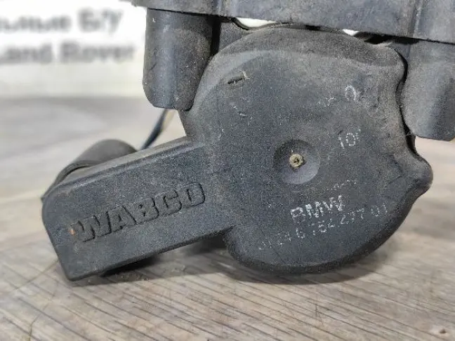 Блок клапанов подвески передний Range Rover L322