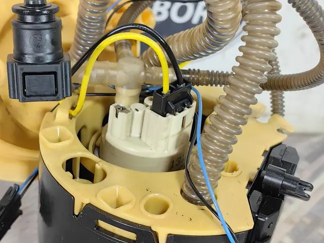 Топливный насос в бак Land Rover Freelander 2 2.2