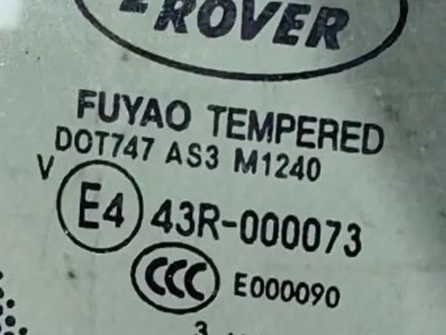 Стекло багажника левое Land Rover Freelander 2