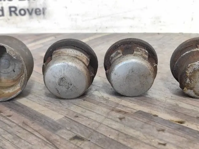 Секретка на колеса комплект Range Rover L322 L320