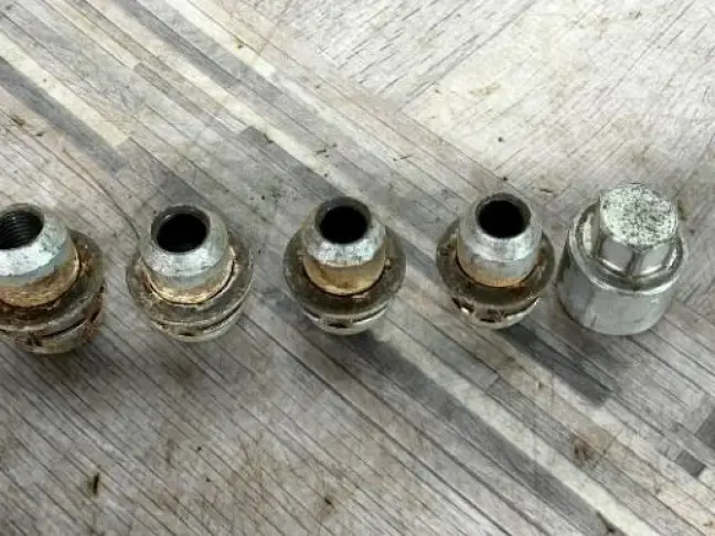 Секретка на колеса комплект Range Rover L322 L320