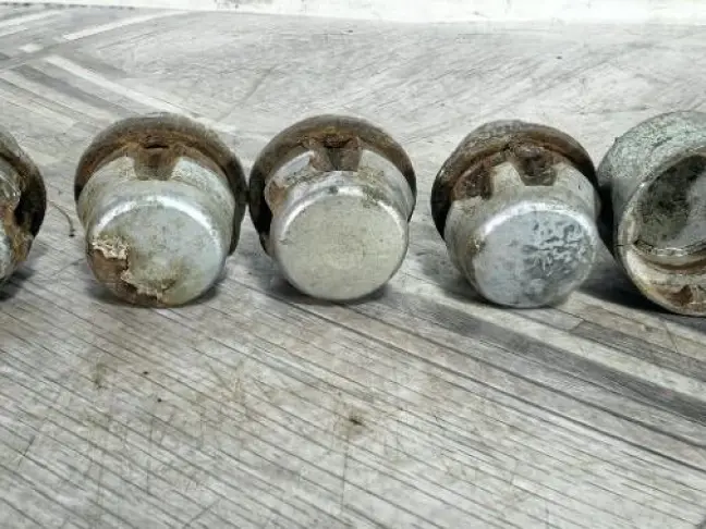 Секретка на колеса комплект Range Rover L322 L320