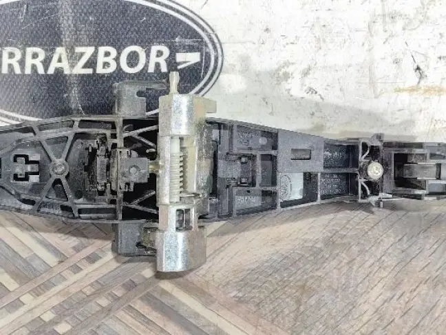 Ручка передняя правая Land Rover Freelander 2 L359