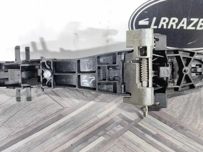 Ручка передняя правая Land Rover Freelander 2 L359