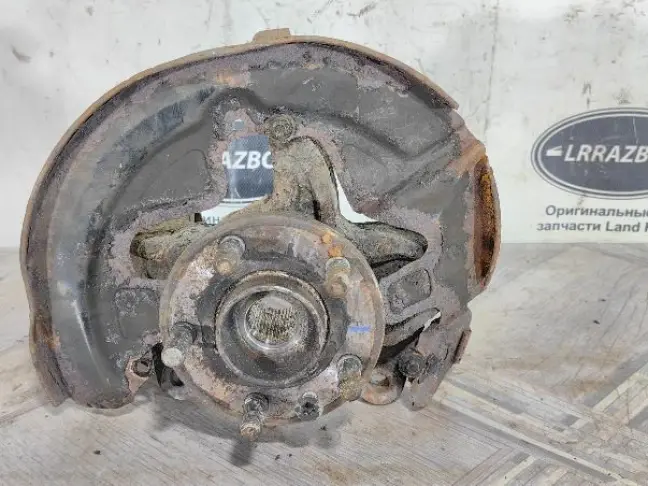 Кулак передний левый Land Rover Freelander 2.2