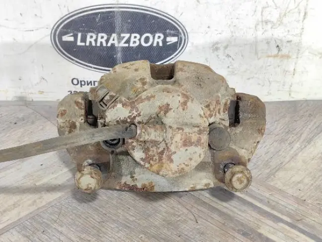 Суппорт передний правый Range Rover L322 4.4 M62