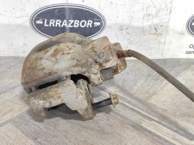 Суппорт передний правый Range Rover L322 4.4 M62