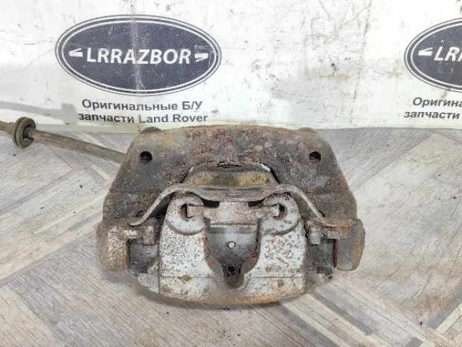 Суппорт передний правый Range Rover L322 4.4 M62