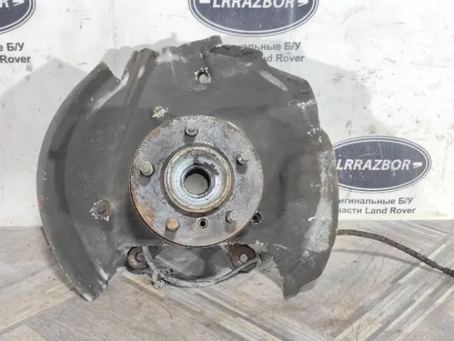 Кулак передний правый Range Rover L322 02-09