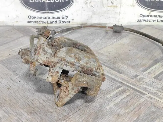 Суппорт задний правый Range Rover L322 4.4 M62 286