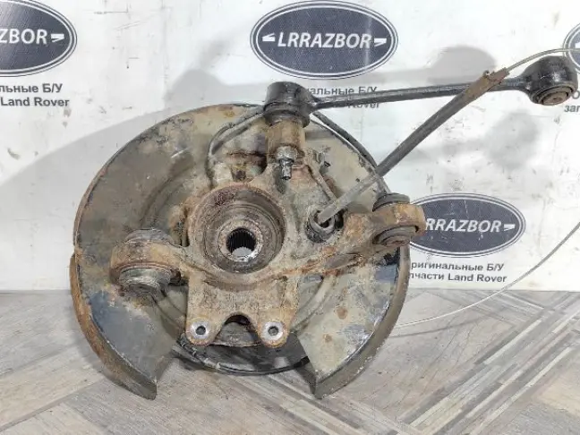 Кулак задний правый Range Rover L322 02-09