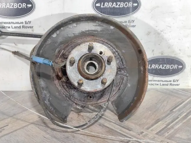 Кулак задний правый Range Rover L322 02-09