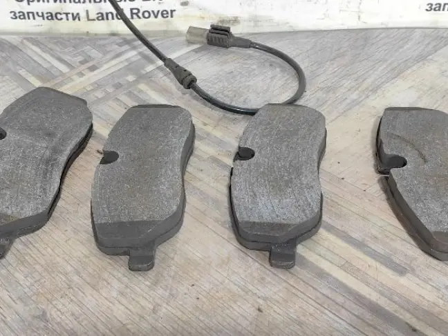 Колодки передние DISCOVERY 3 L319 2.7