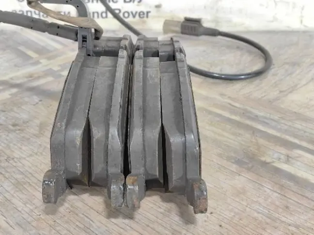 Колодки передние DISCOVERY 3 L319 2.7