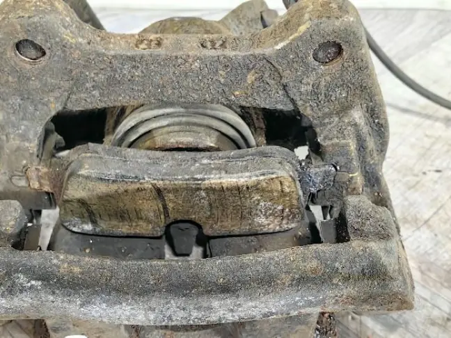 Суппорт правый задний Land Rover Sport L320