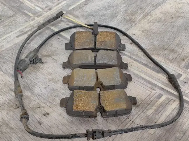 Колодки тормозные задние DISCOVERY 3 L319