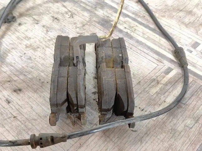 Колодки тормозные задние DISCOVERY 3 L319