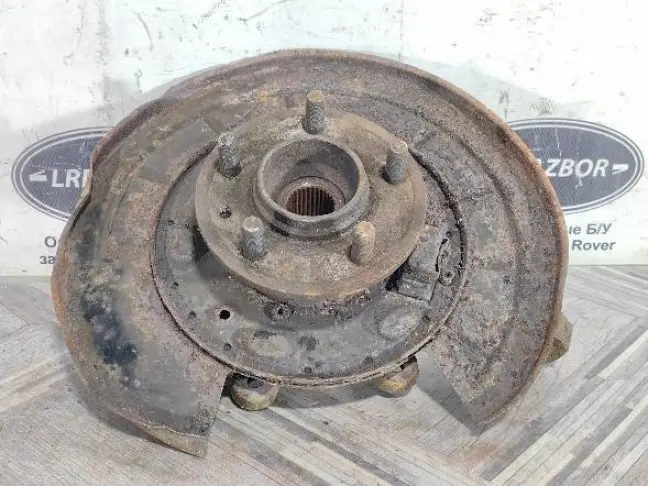 Кулак задний левый Range Rover Sport L320