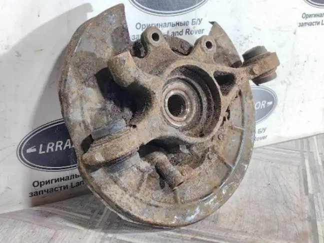 Кулак задний левый Range Rover Sport L320