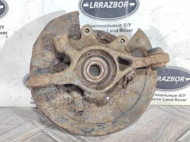 Кулак задний левый Range Rover Sport L320