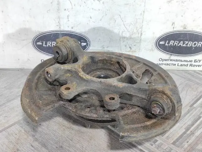 Кулак задний правый Range Rover Sport L320