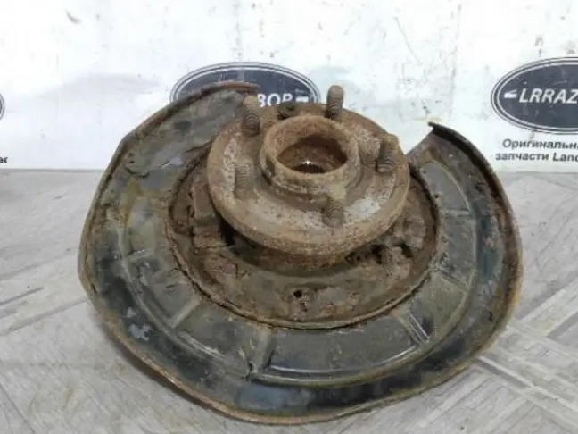 Кулак задний правый Range Rover Sport L320