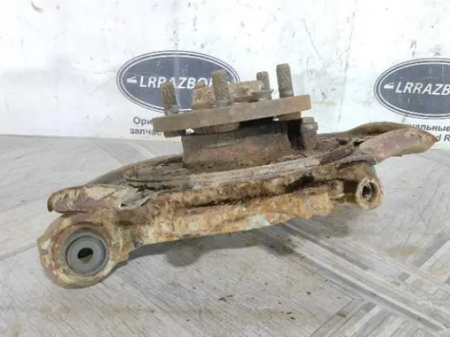 Кулак задний правый Range Rover Sport L320