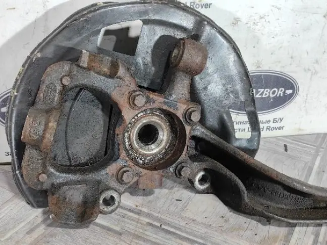 Кулак передний правый Range Rover Sport L320 09-13