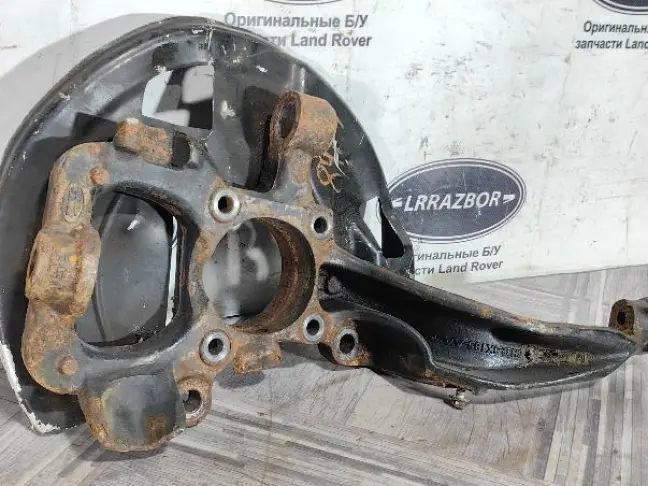 Кулак передний правый Range Rover Sport L320 09-13