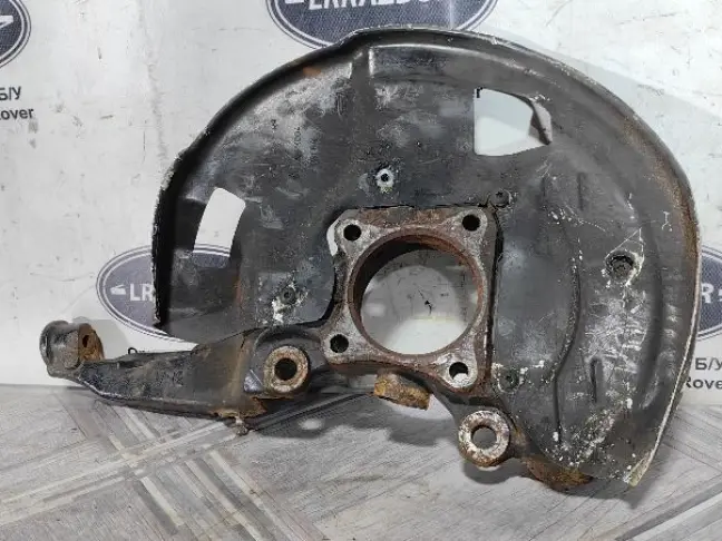 Кулак передний правый Range Rover Sport L320 09-13