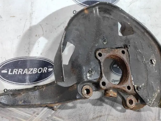 Кулак передний правый Range Rover Sport L320 09-13