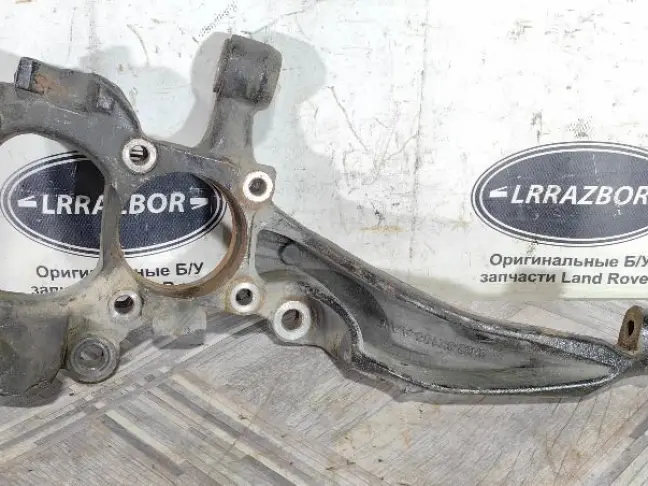 Кулак передний правый Range Rover Sport L320 09-13