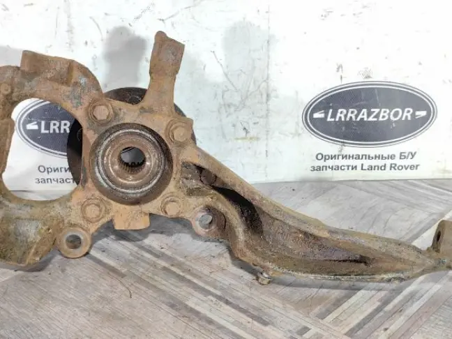Кулак передний правый  Range Rover Sport L320 05+