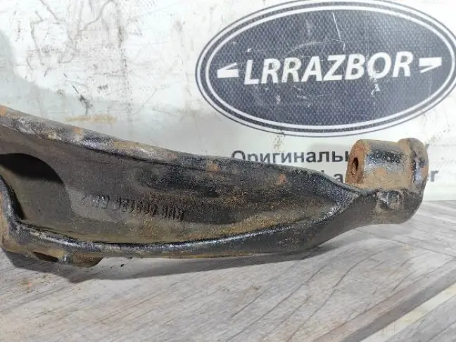 Кулак передний правый  Range Rover Sport L320 05+