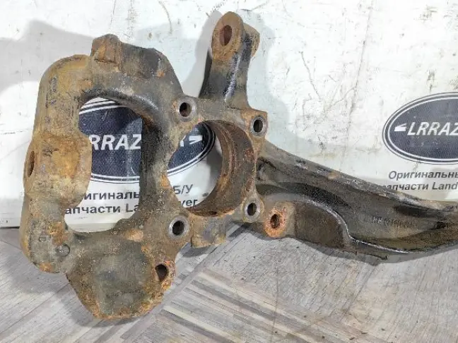 Кулак передний правый  Range Rover Sport L320 05+