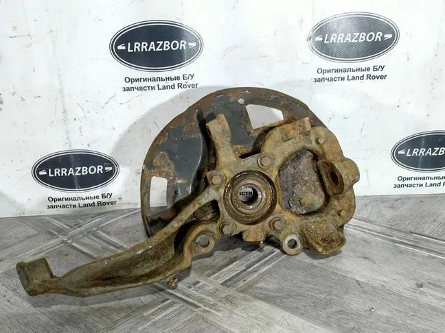 Кулак передний левый  Range Rover Sport L320 05-09